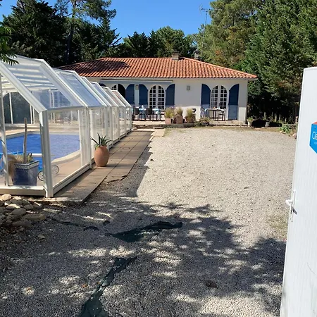 Les Conches 14 Couchages Avec Piscine Chauffee Vila *